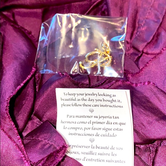 Avon Gold Script Initial Necklace Charm “P” letter - Picture 2 of 4